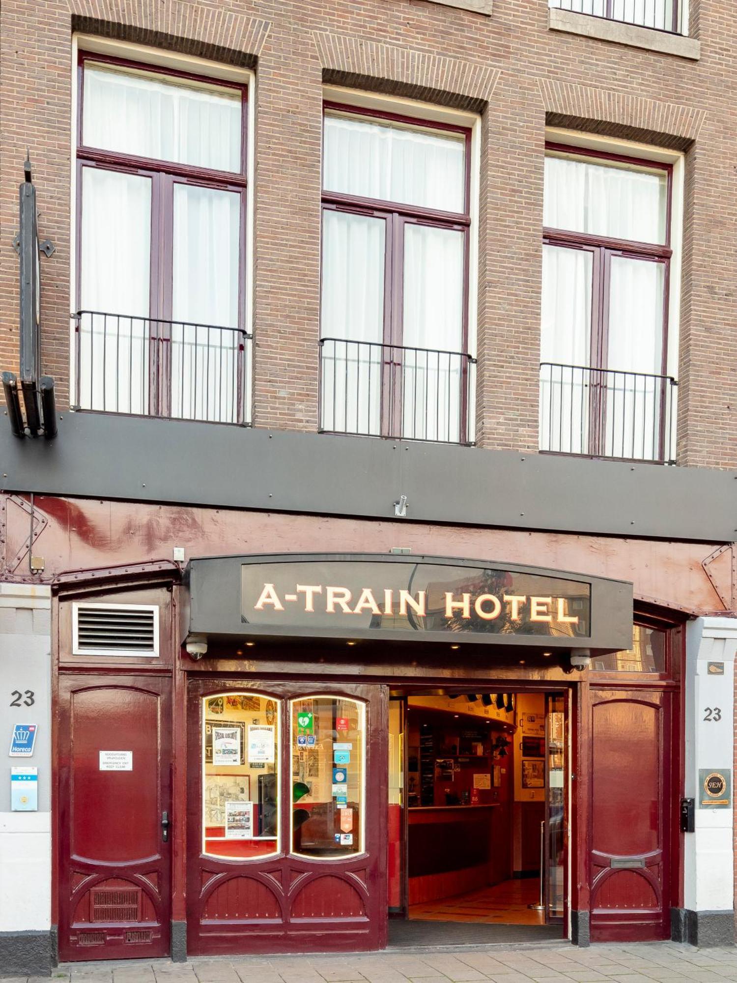 A-Train Hotel Ámsterdam Exterior foto